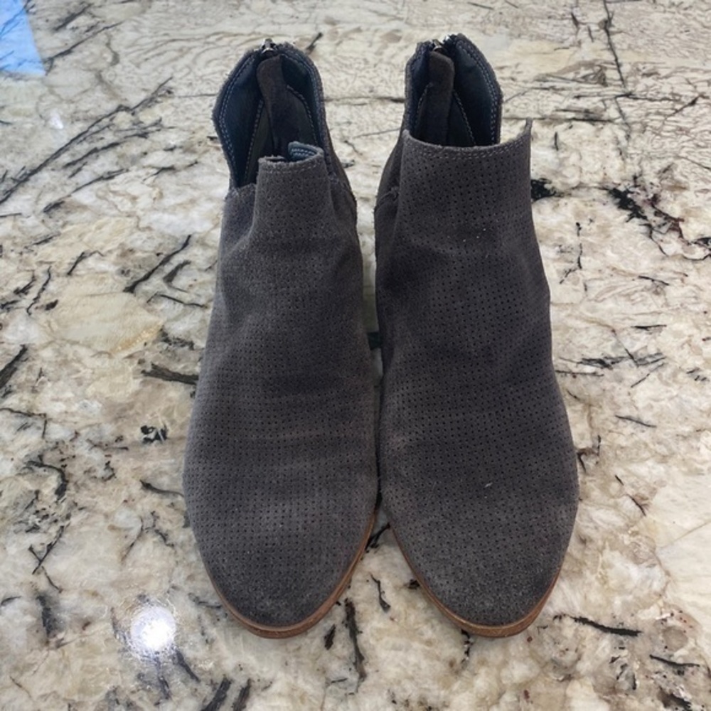 Dolce Vita Grey Booties - women’s size 6.5 - Picture 2 of 8